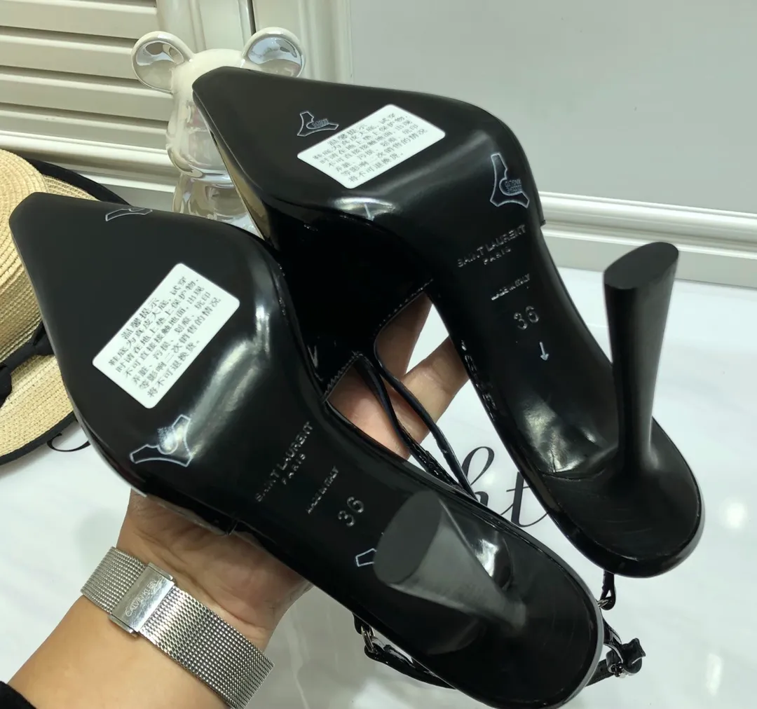 👟👟Ex-factory price 560👟👟 Top quality Saint Laurent/Yves Saint Laurent 2024 spring and summer new style👠Small square toe high heels of the same style as Rose. The layered leather high heels are very good at modifying the foot shape. In recent years, SLP has become more and more understanding of women in high heels. ysl beautiful high heels 👠Number of yards: 35-40 (41 customized, non-returnable) Upper: open edge beaded cowhide/patent leather, lining Imported sheepskin lining, sole: genuine leather outsole, heel height: 10cm (heel imported from Italy)